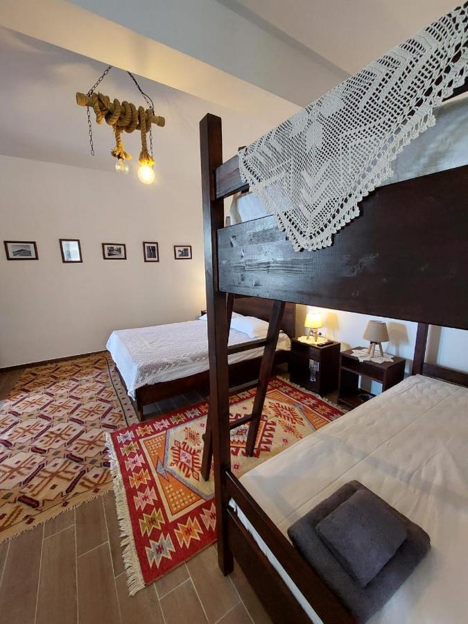 Guest House Gorani Берат Екстериор снимка