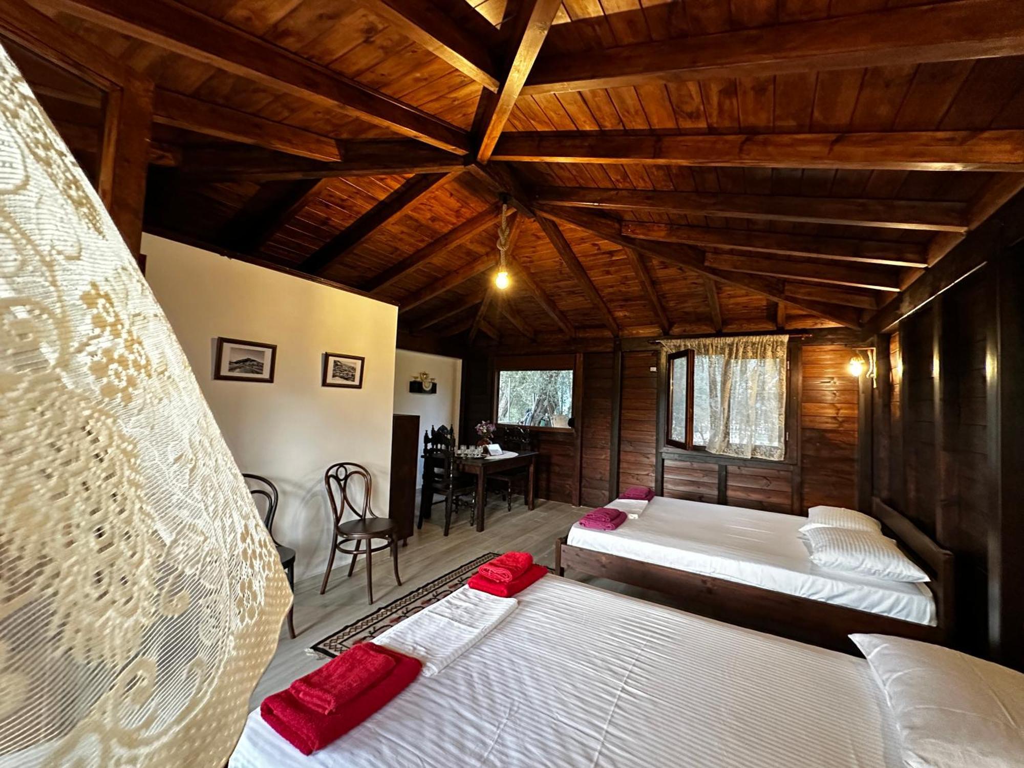 Guest House Gorani Берат Екстериор снимка