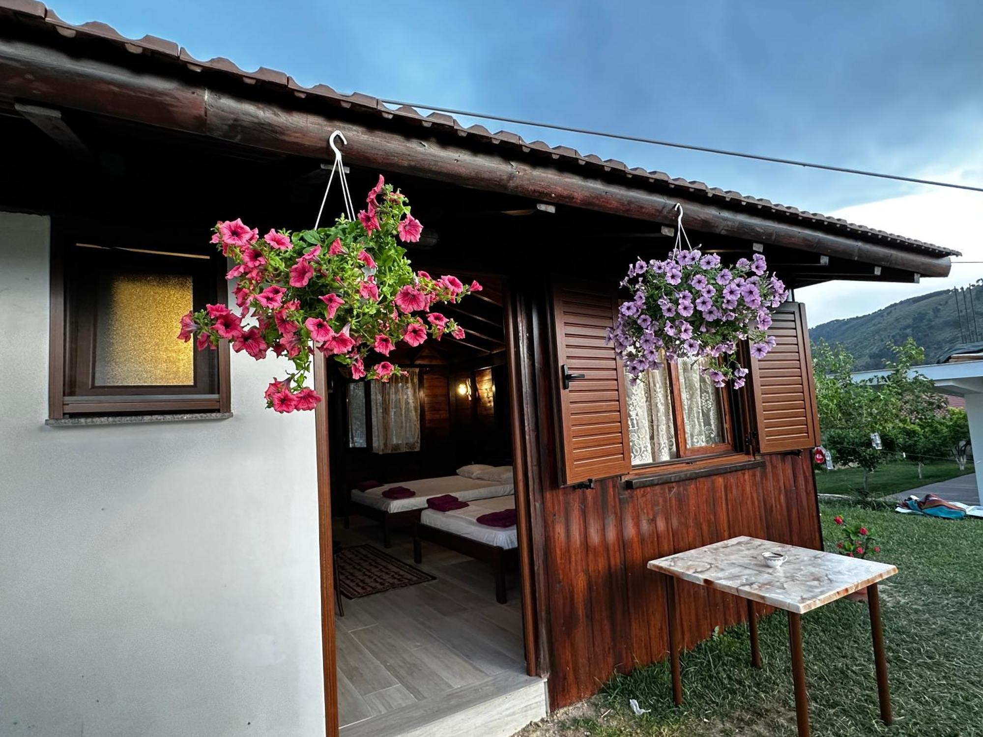 Guest House Gorani Берат Екстериор снимка